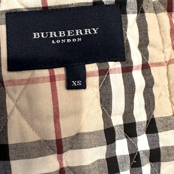 Authentic Burberry Quilted Jacket - Size XS - Picture 7 of 8